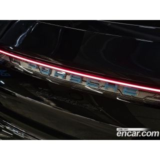 916211