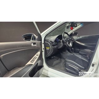 9076