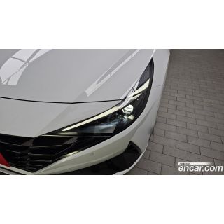 439647