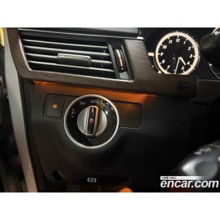 576930