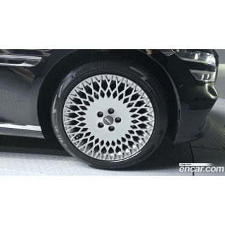703037