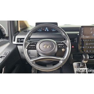 981911