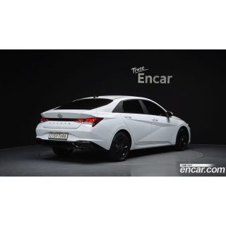 912577