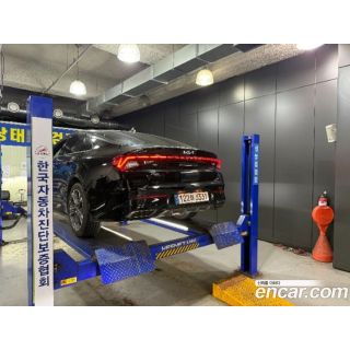 568571
