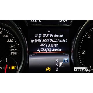 867784