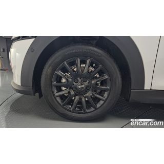 556359