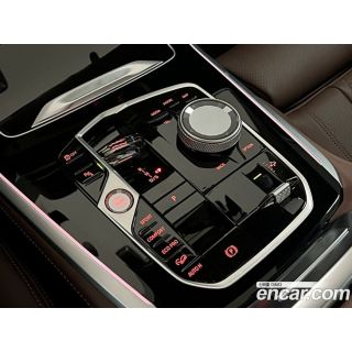 573936