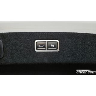 689000