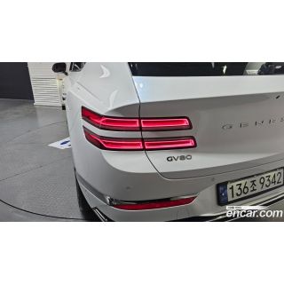 907492