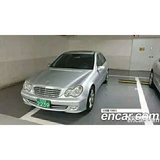 913440