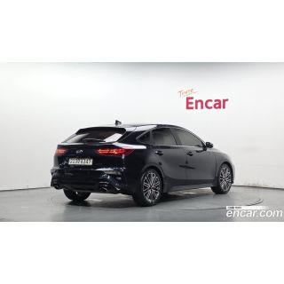990572