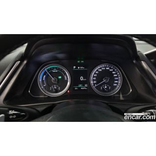 907561