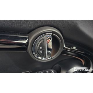 589777
