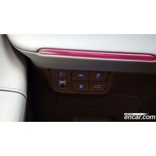 821718