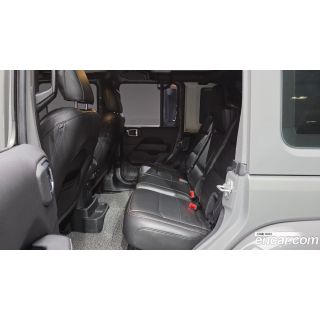 886423