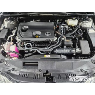 322900