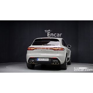 908687