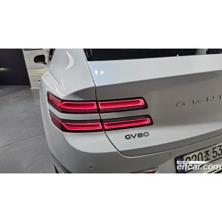 883005