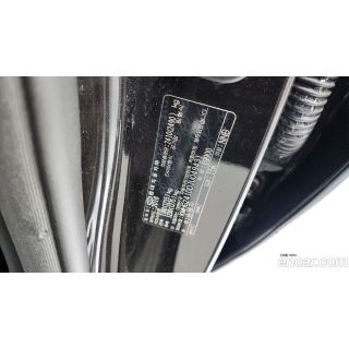 372743