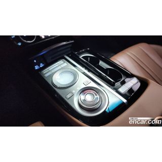 979737