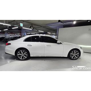 942633