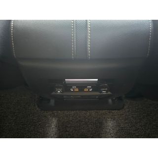 987402