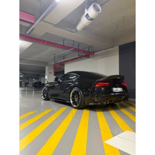 993737