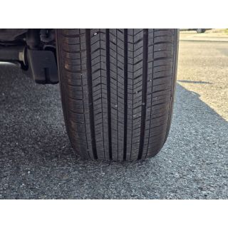 976341