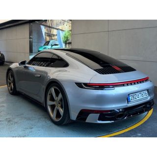 427634
