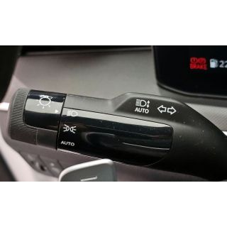 476300