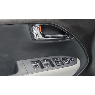 566018