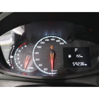 570437