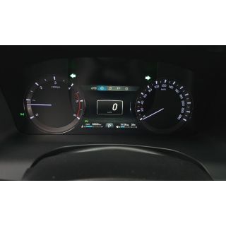 568733