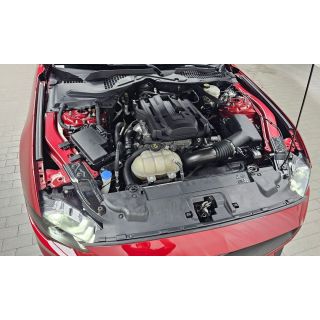 843698
