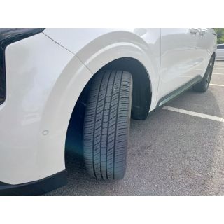 943751