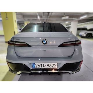 966300