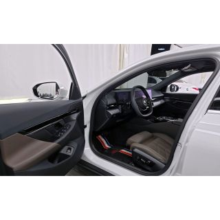 738111