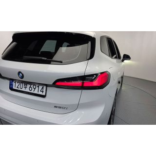 896879