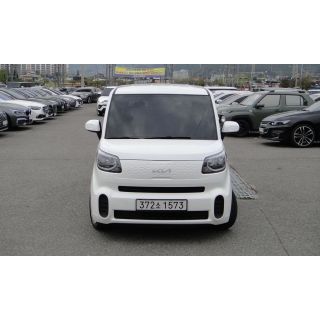 569161