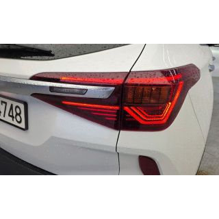 228518