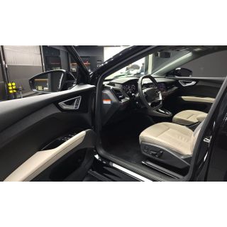 996703