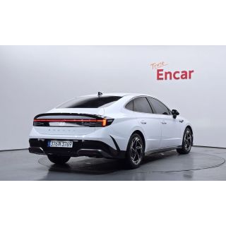 979326