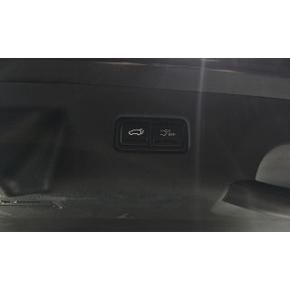 897495