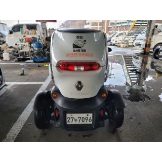 781105