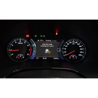 563900