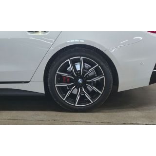 898524