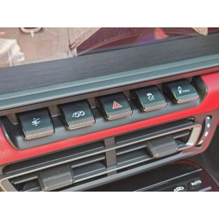 690043