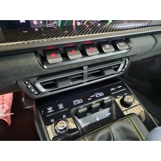 888809