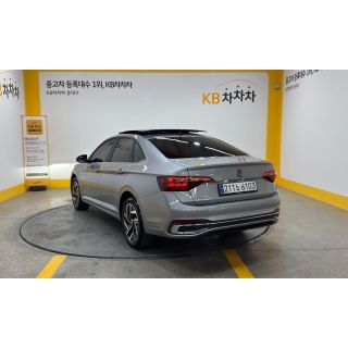 892809