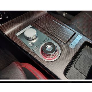 437633
